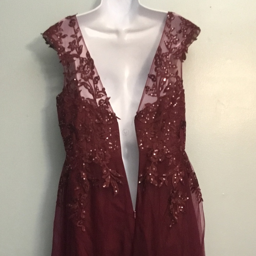 JJs House Lace Prom Dress - Picture 10 of 15